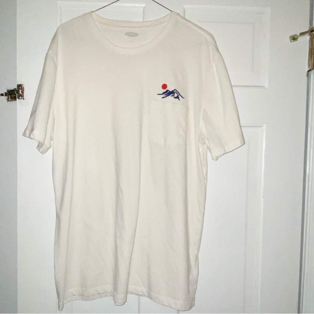 embroidered old navy pocket tee